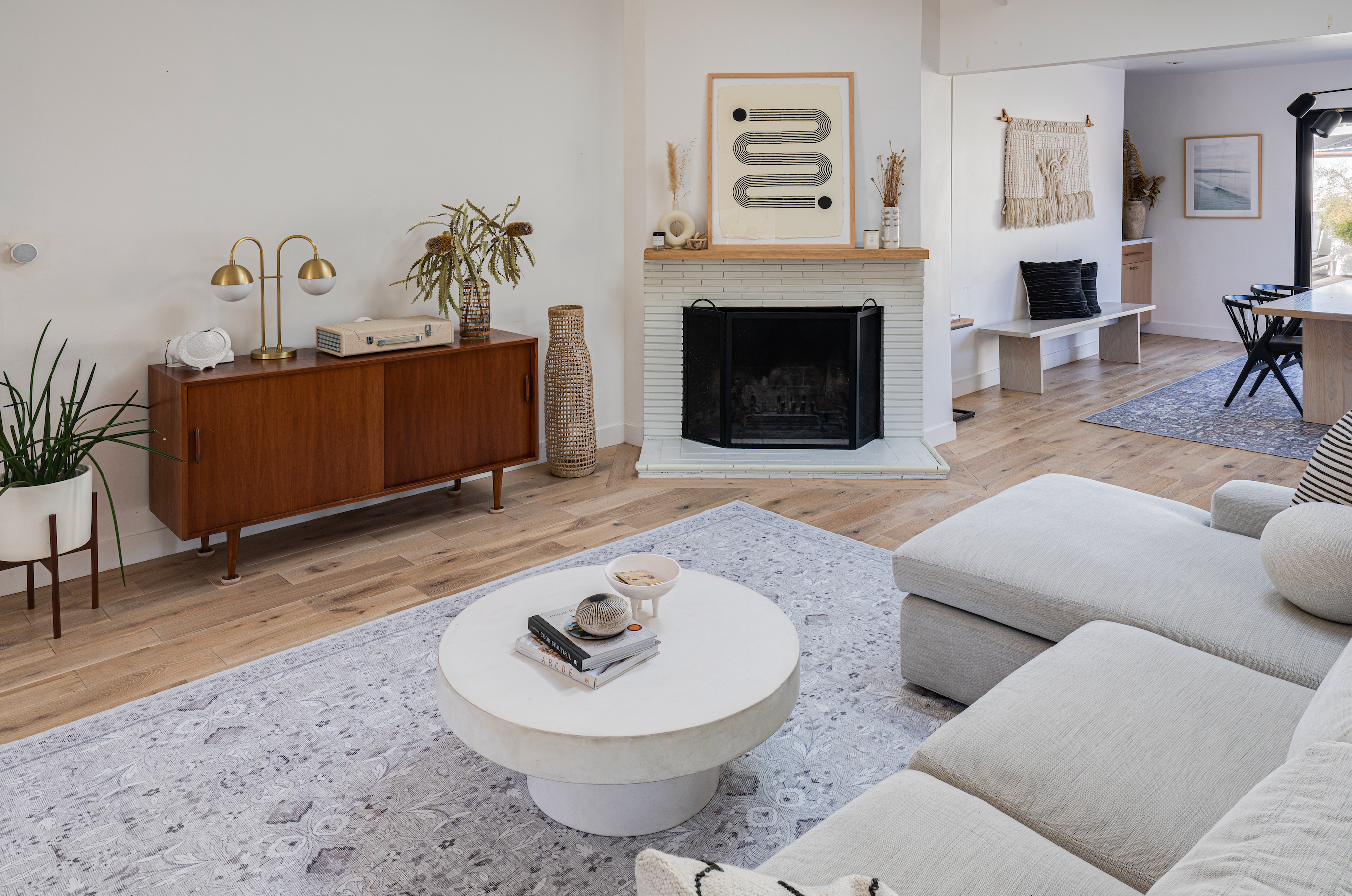 Selecting the Perfect Rug for Your Fireplace Area