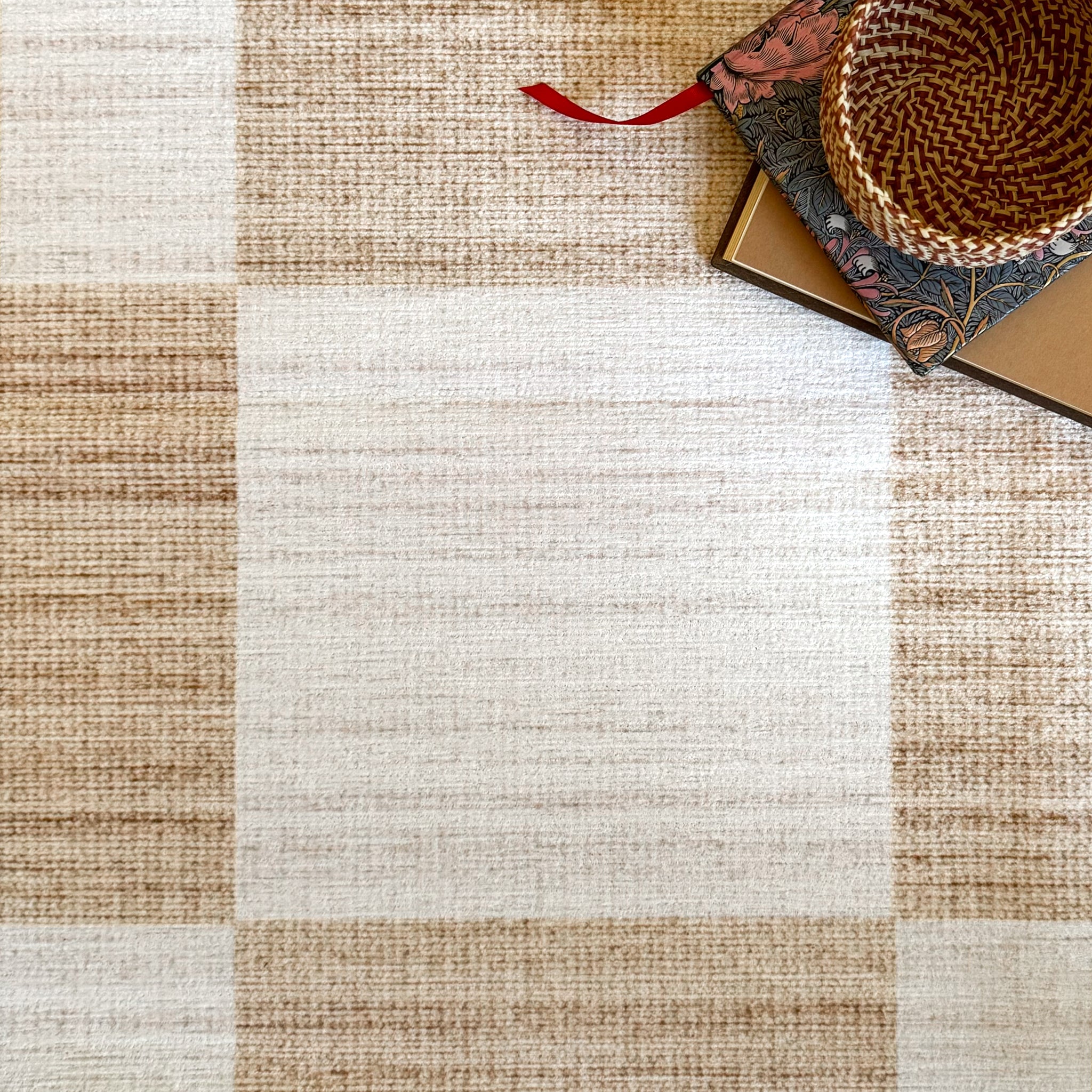 regleam リグリーム タックスリーブポンチプルオーバー ホワイト Rivulet™ Embroidery Throw - Rosemary Hallgarten